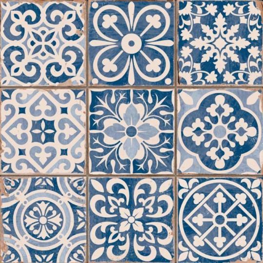 modra klasicka kuchynska obkladka vzorovana kvetinova stenova obkladka vintage country retro portugalska mala rustikalna stredomorska dlazba sedliacky dom rekonstrukcia.jpg